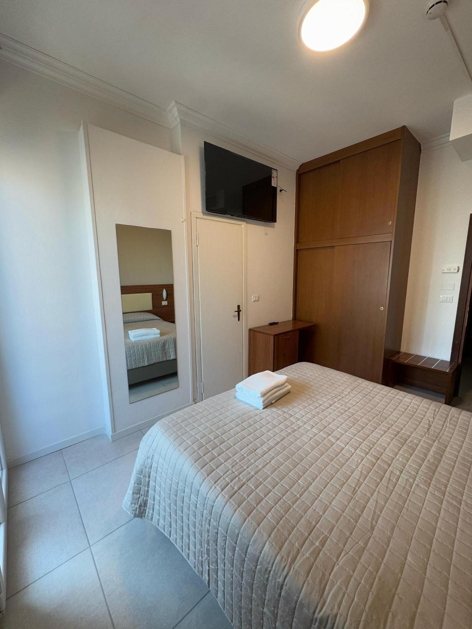 Hotel Helios Beach ميلانو ماريتيما المظهر الخارجي الصورة