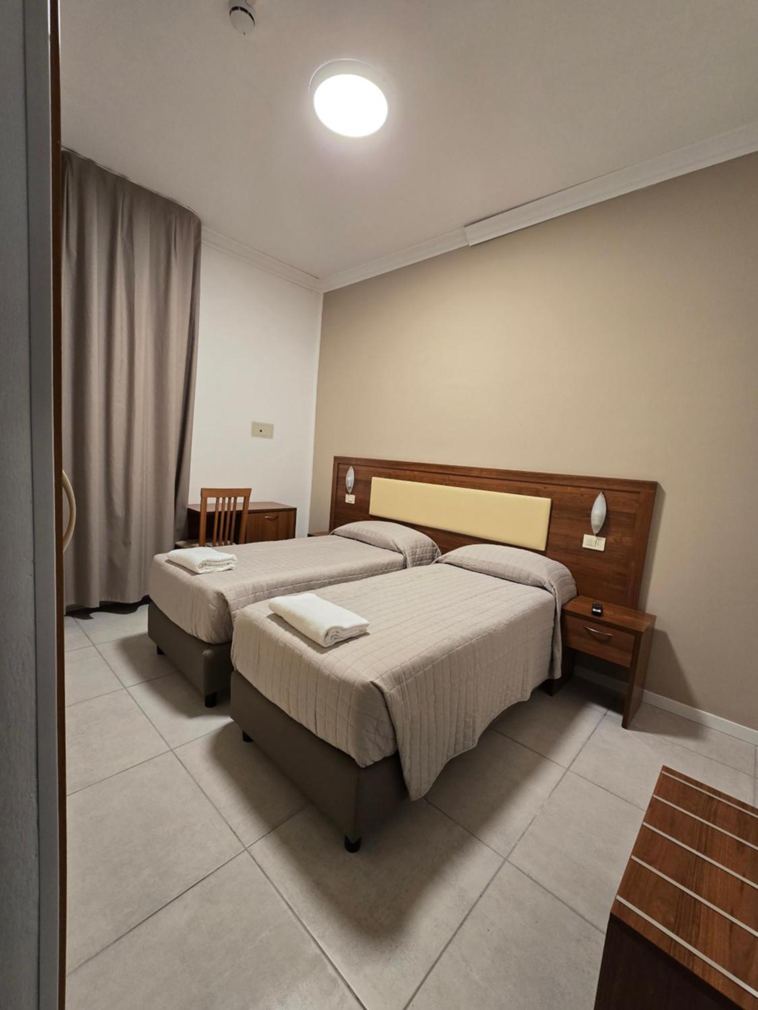 Hotel Helios Beach ميلانو ماريتيما المظهر الخارجي الصورة