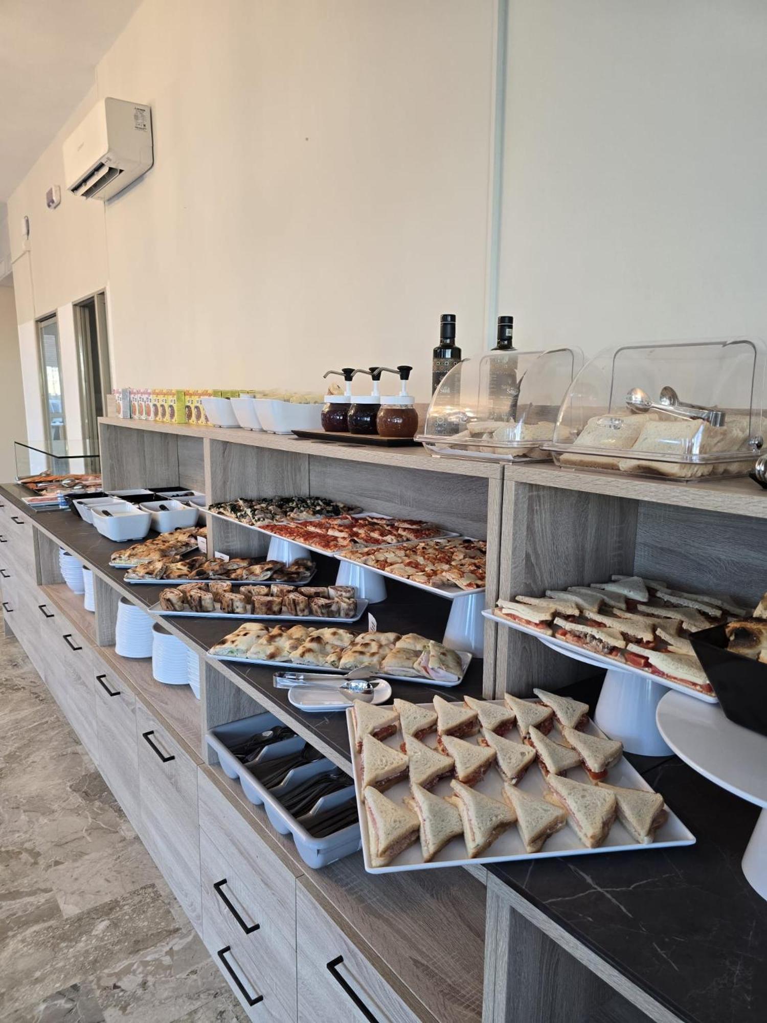Hotel Helios Beach ميلانو ماريتيما المظهر الخارجي الصورة