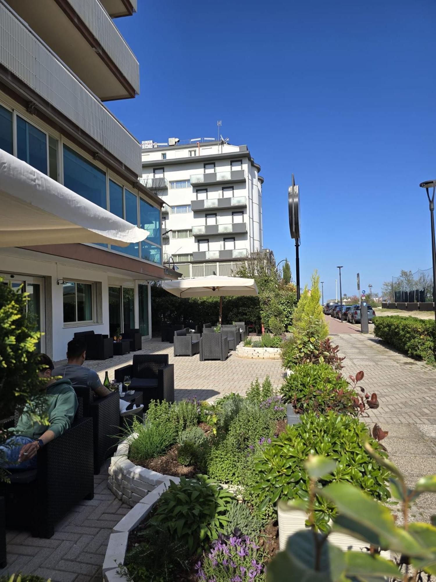 Hotel Helios Beach ميلانو ماريتيما المظهر الخارجي الصورة