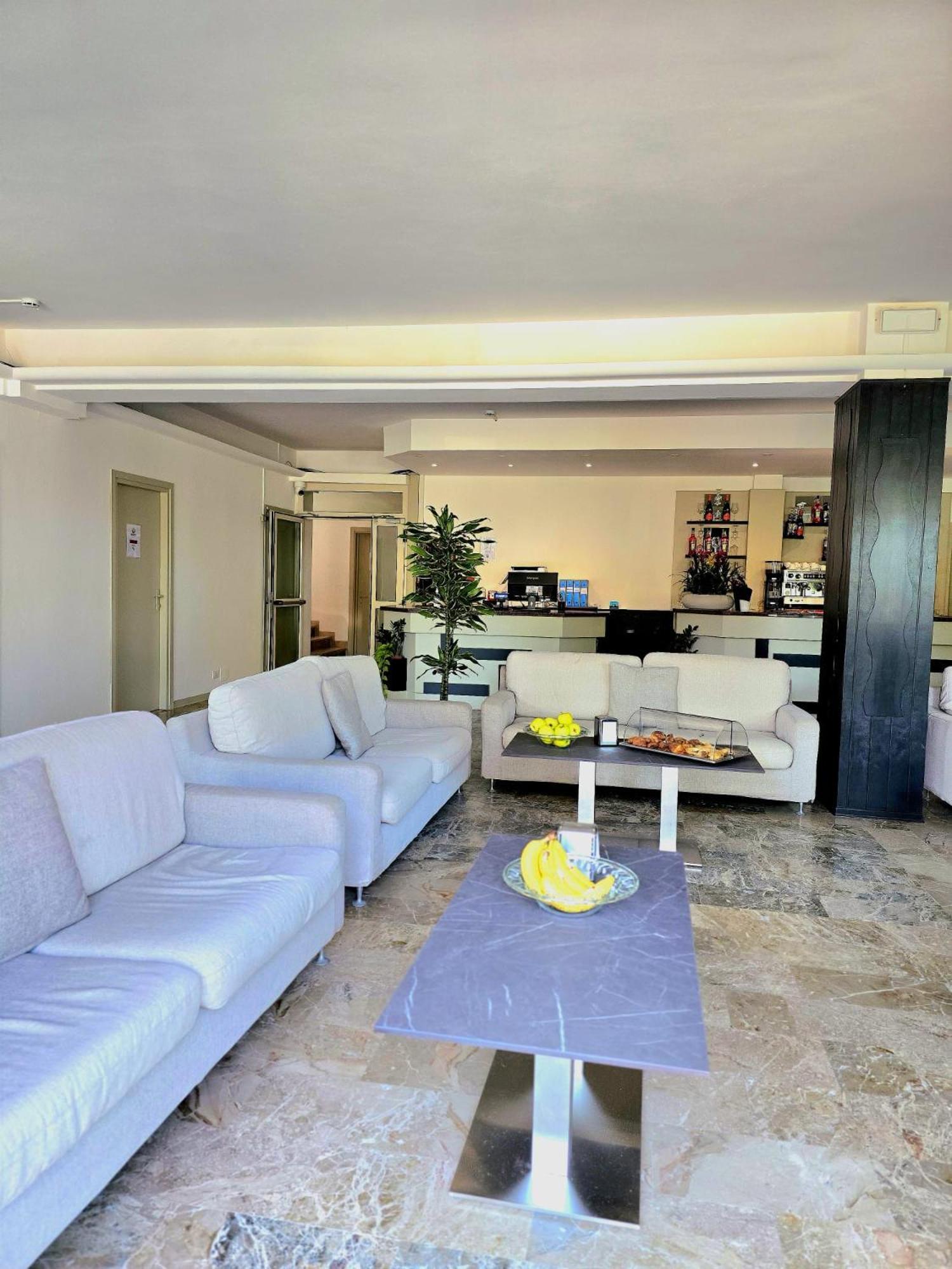 Hotel Helios Beach ميلانو ماريتيما المظهر الخارجي الصورة